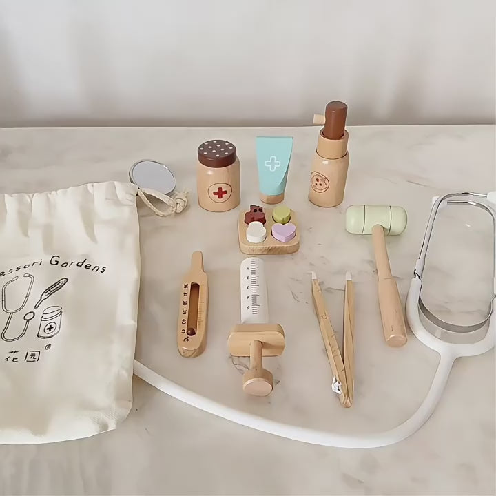 Kit de docteur en bois pour enfants | SproutHands™