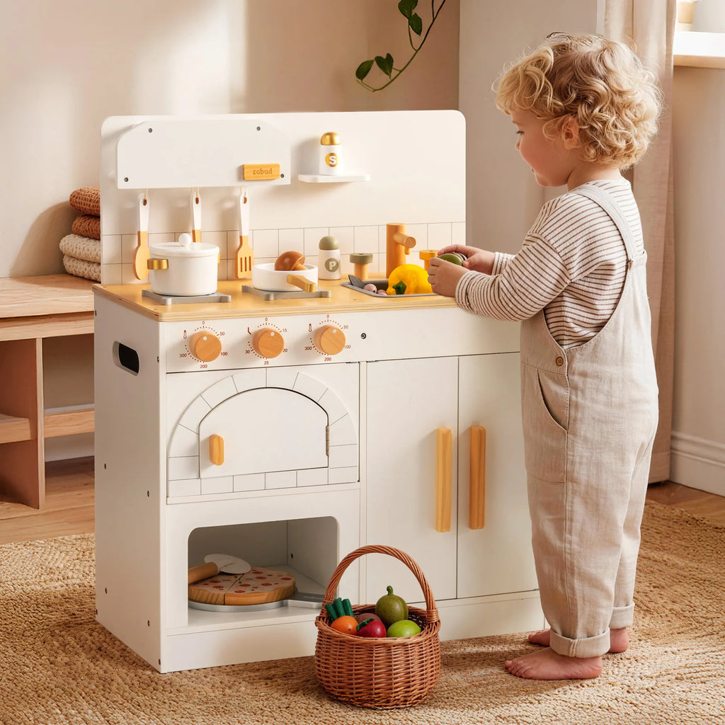 Hölzerne Spielküche für Kinder mit Pizzaofen